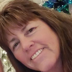 Meet your Posher, Dena